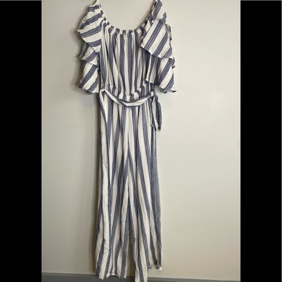 NWOT Flying Tomato Off-The-Shoulder Jumpsuit strip - Picture 3 of 8